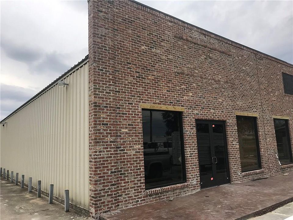 1st image of 411 W College St