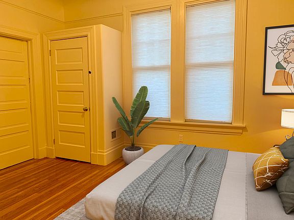 3rd image of 298 Fair Oaks St