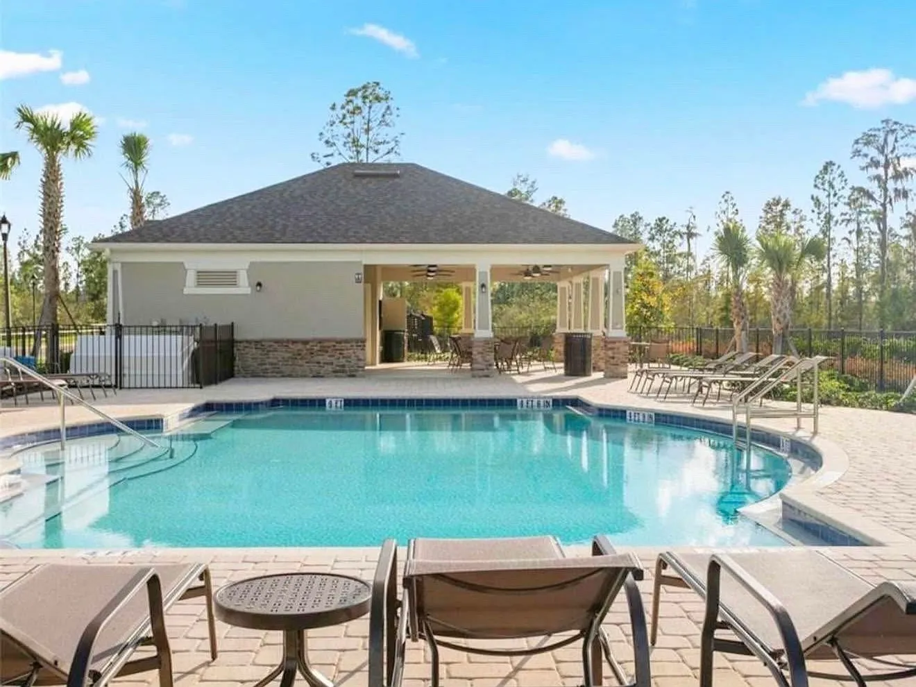 3 bed, 2.5 bath, 1578 sqft, $900 — Photo 4