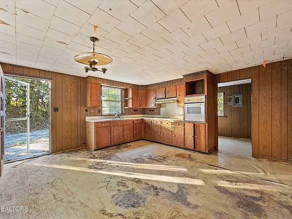 4th image of 693 Hassler Mill Rd
