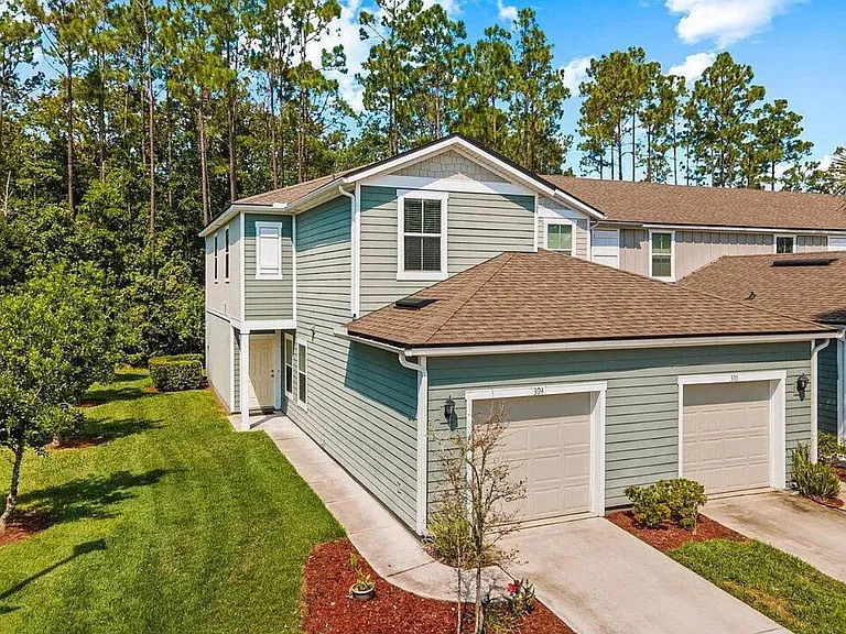 394 Servia Dr — Photo 2