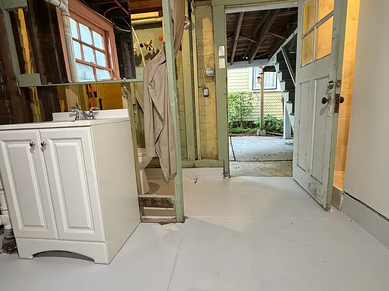4316-4318 Fontainebleau Dr — Photo 12