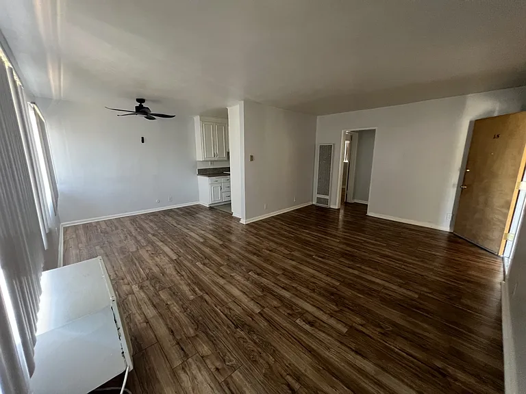 7025 Woodman — Photo 14