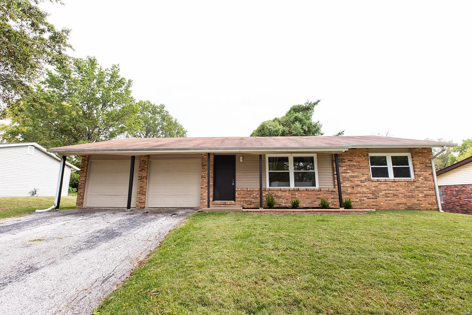 216 Country Meadow Ln photo 1