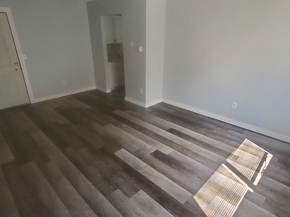2nd image of 919 Gould St APT 6