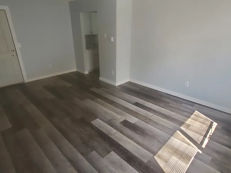 919 Gould St #6 — Photo 2
