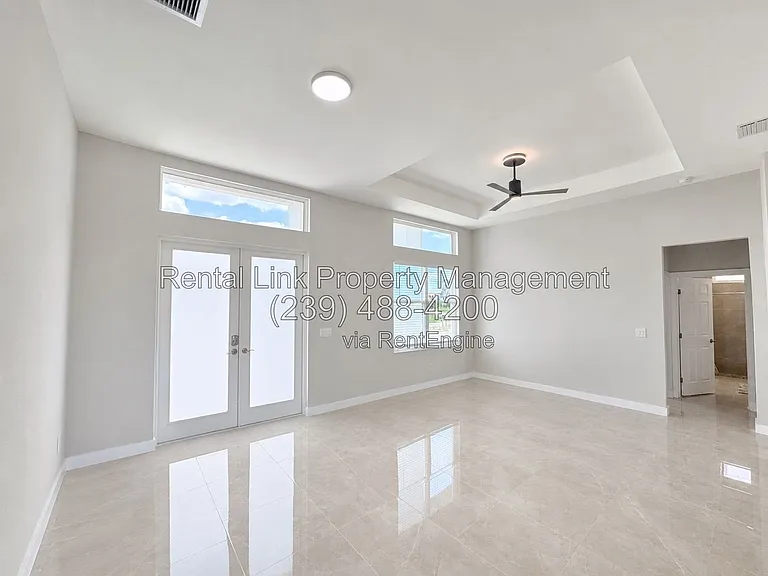 2116 NE 22nd Ave — Photo 2