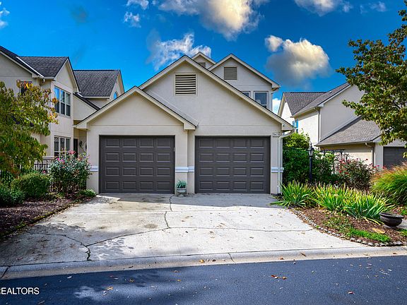 2nd image of 3413 Commodore Point