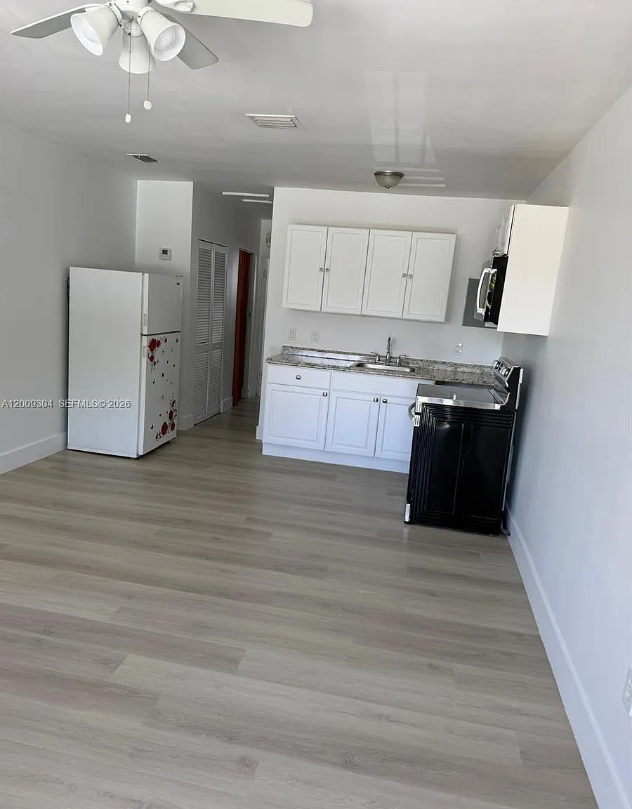 1 bed, 1.0 bath, $1,600 — Photo 3