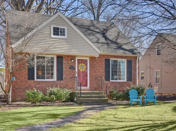 551 Oakmoor Rd, Bay Village, OH 44140