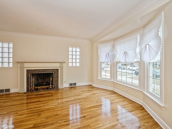 3rd image of 1804 N Natoma Ave