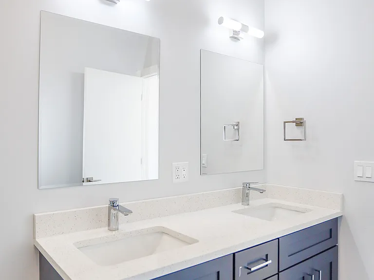 2402 W Carmen Ave #405 — Photo 14