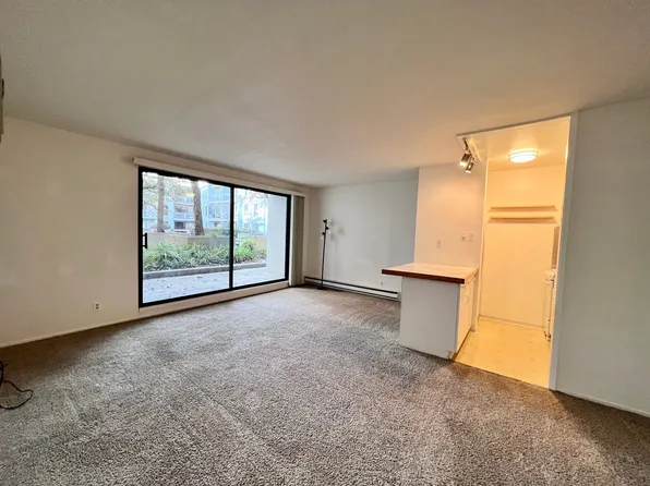 9 Commodore Dr, Emeryville, CA