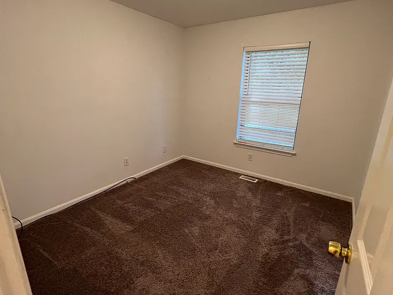 226 Cedar Ave — Photo 6