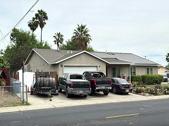 3rd image of 15804 Cambridge Dr