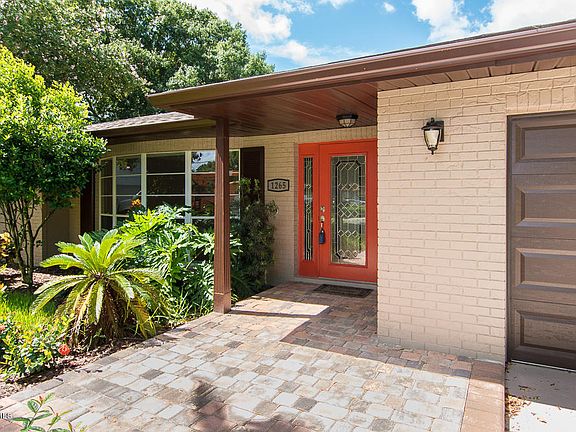 3rd image of 1265 S Saint Andrews Ct