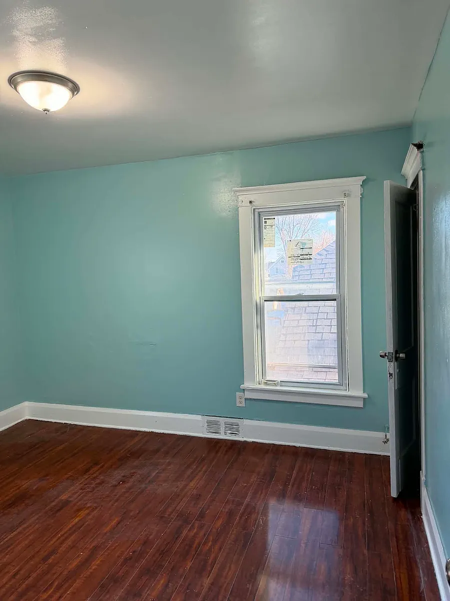 Building Photo - 83 Deshler St