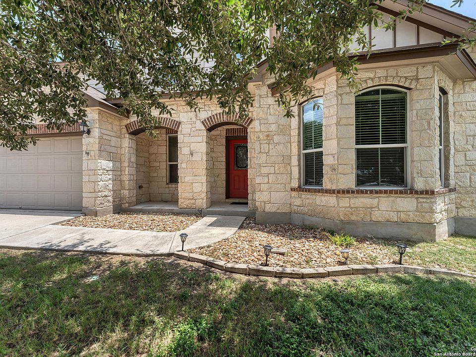 1st image of 918 Avery Parkway