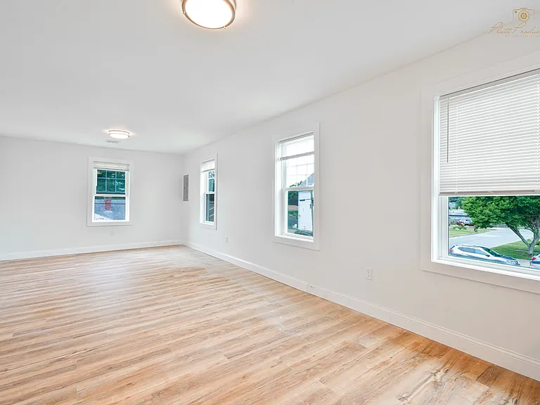 9 Colwell St #2 — Photo 6