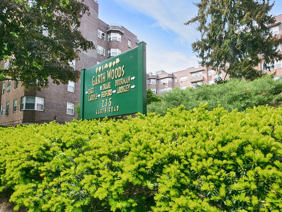Welcome to the Garth Woods Cooperatives. Conveniently located walking distance to Scarsdale MetroNorth, shopping and Garth Road Park.