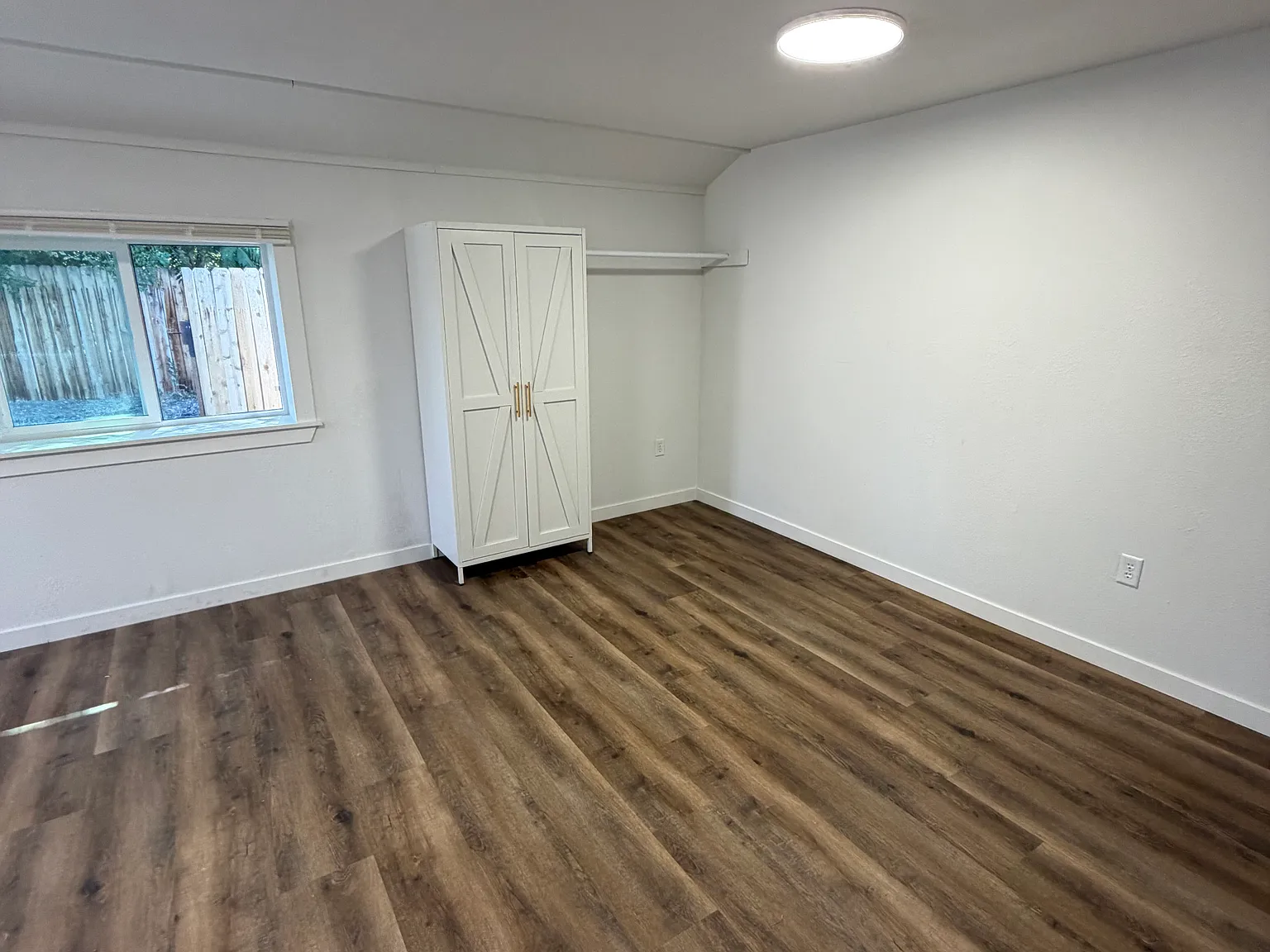 Studio, 375 sqft, $1,160 — Photo 4