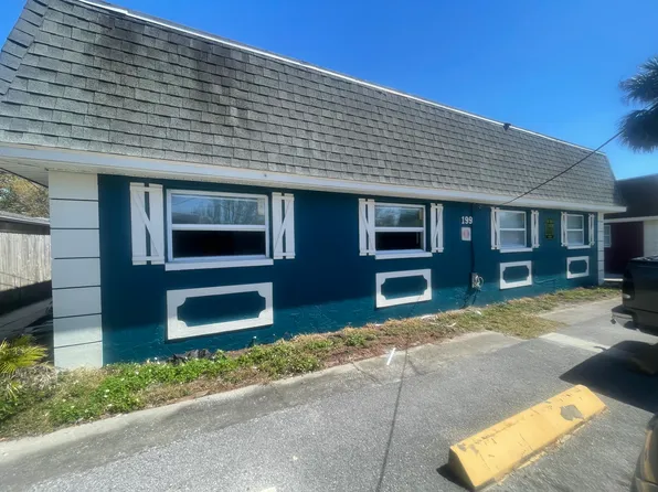 199 Fulton St NE APT 4, Largo, FL 33771