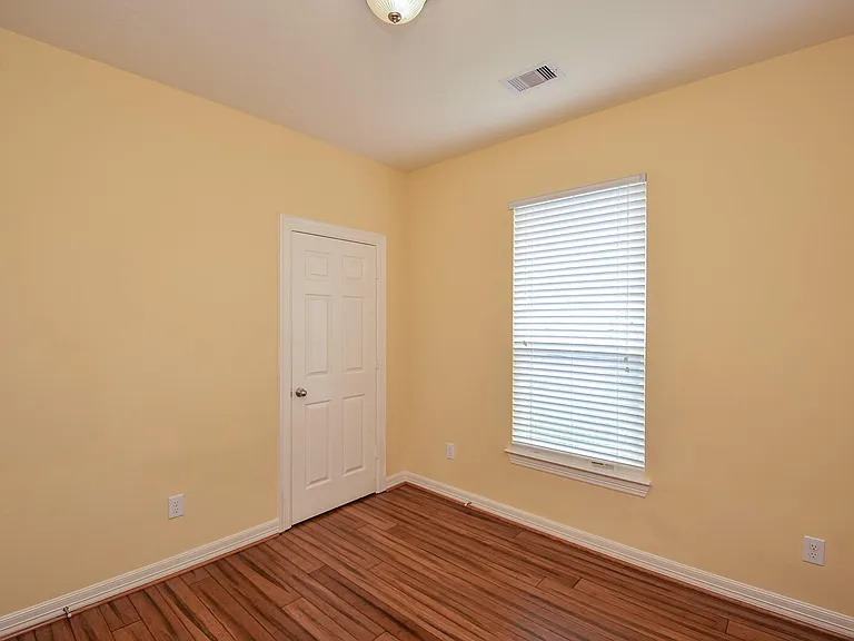 25203 Oak Villa Dr — Photo 9