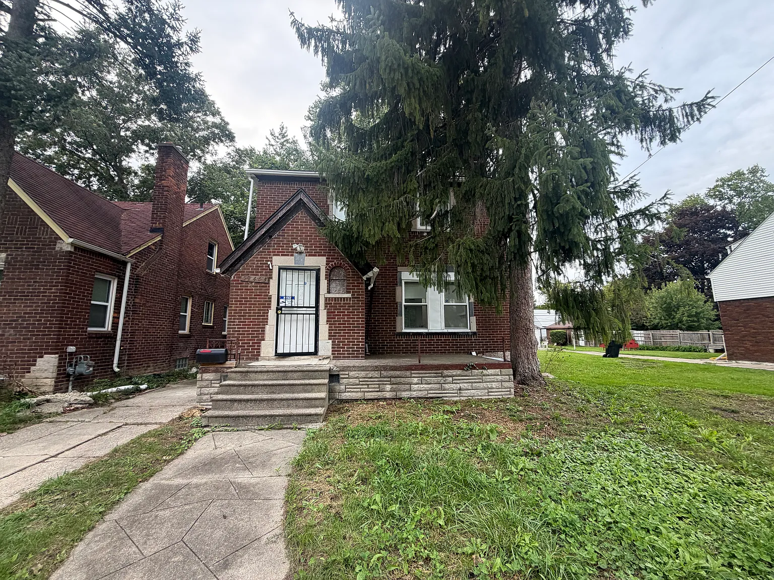 3 bed, 1.5 bath, 1314 sqft, $1,400 — Photo 1