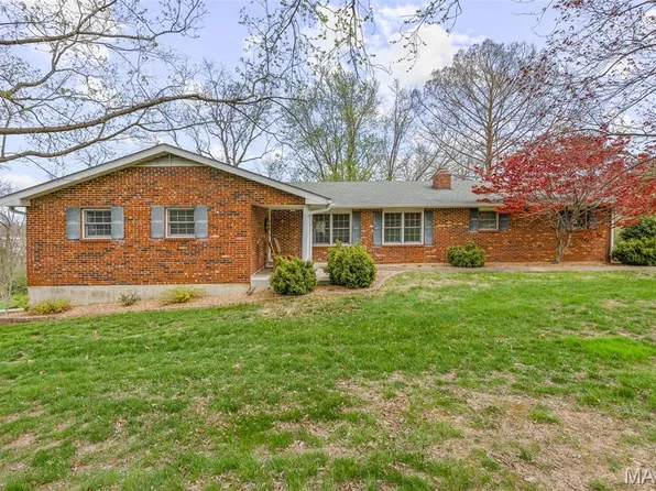 2692 Wycliff Dr, Farmington, MO 63640