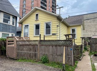 1824 N Warren Ave, Milwaukee, WI 53202