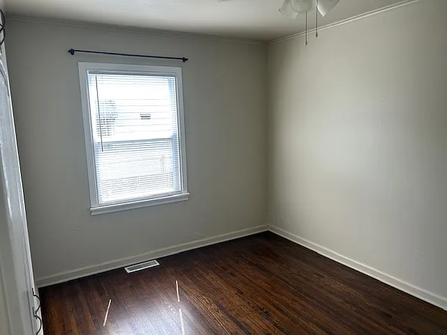 1504 E 49th Pl — Photo 15