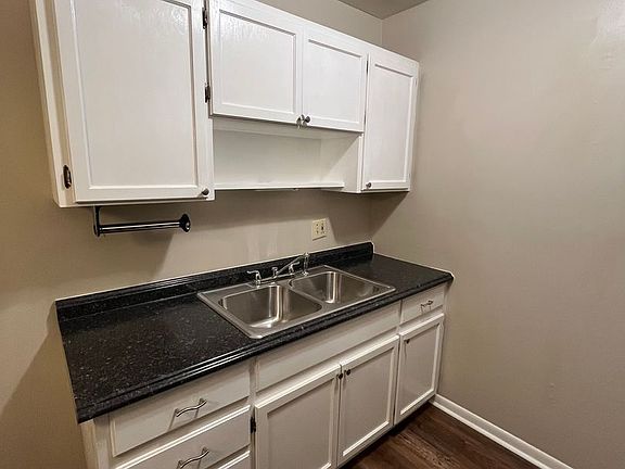 2nd image of 2134 Fairfax Ave APT E9