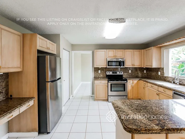 9130 NW 44th Ct — Photo 6