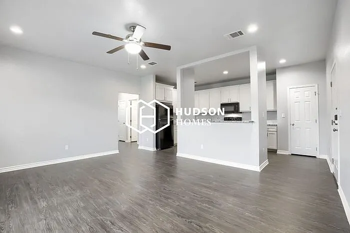 2 bed, 2.0 bath, 1218 sqft, $1,085 — Photo 4