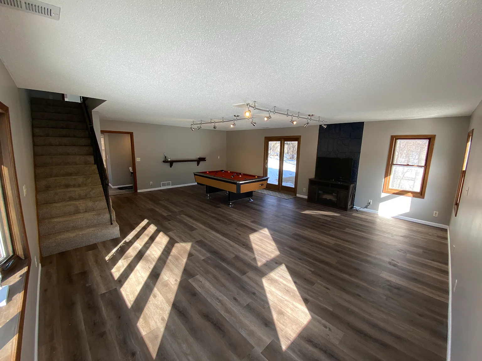 4 Bedroom Single Family Home — Photo 4