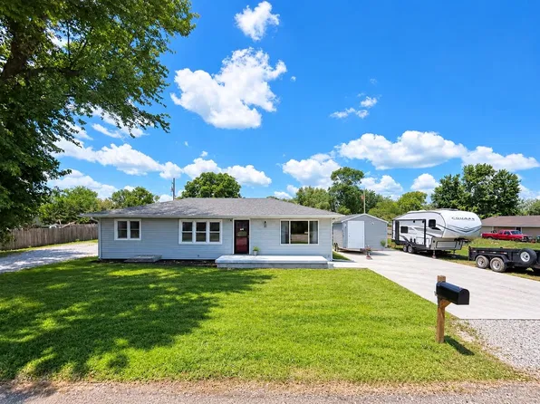 23 Sunnydell Ter, Hutchinson, KS 67505