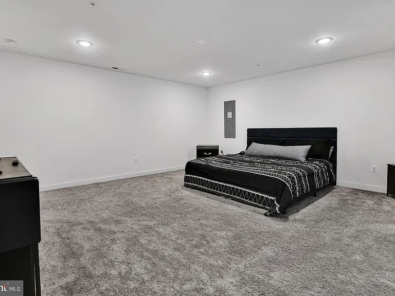 1003 Furgeson Ln — Photo 17