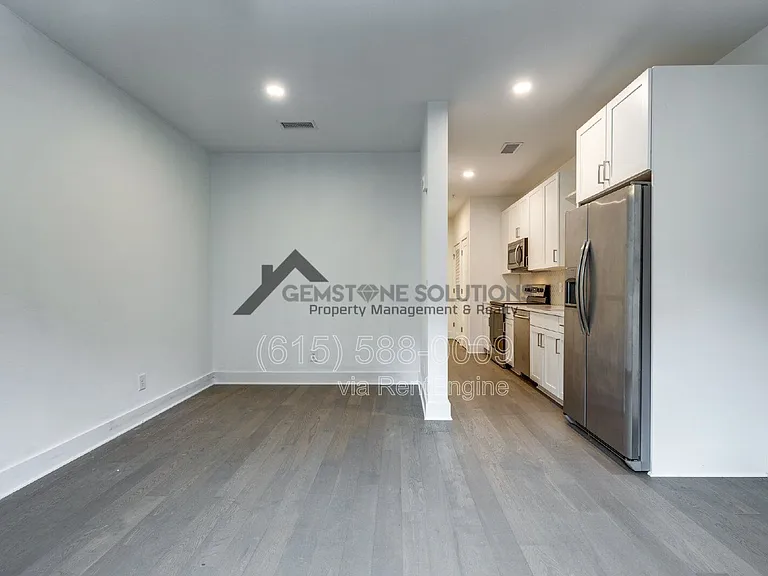 1041 E Trinity Ln #218 — Photo 18