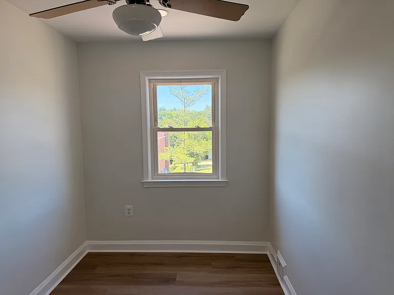 1078 Downton Rd — Photo 14