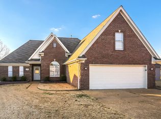 1684 Crossing Dr, Horn Lake, MS 38637