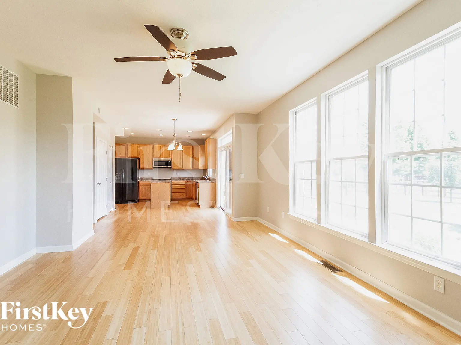 3 bed, 2.5 bath, 1966 sqft, $2,610 — Photo 3