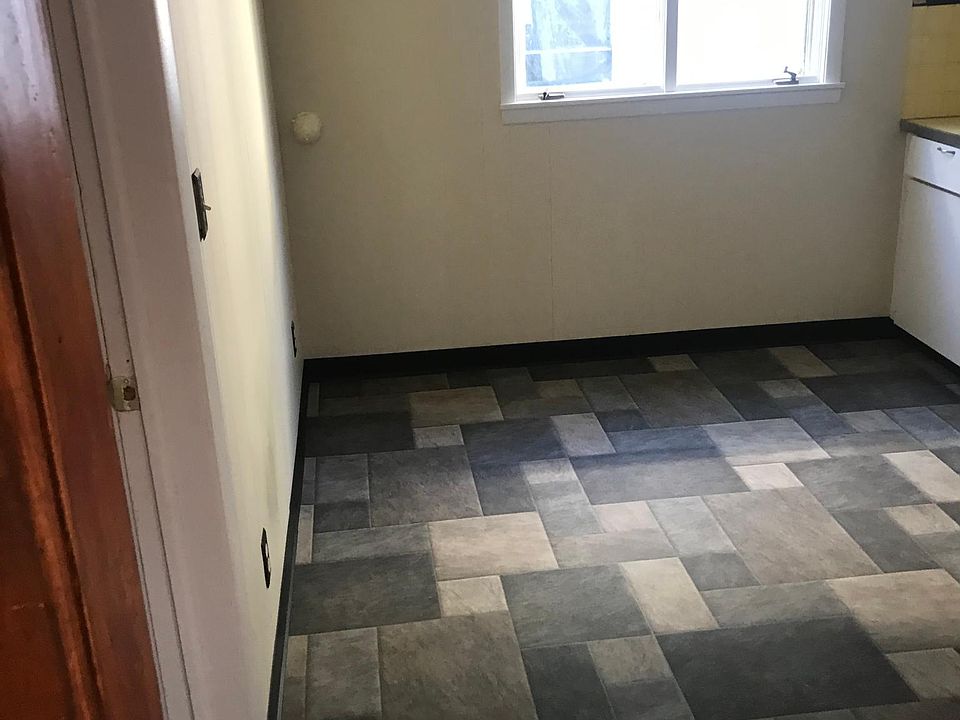 1st image of 145 Lincoln Blvd