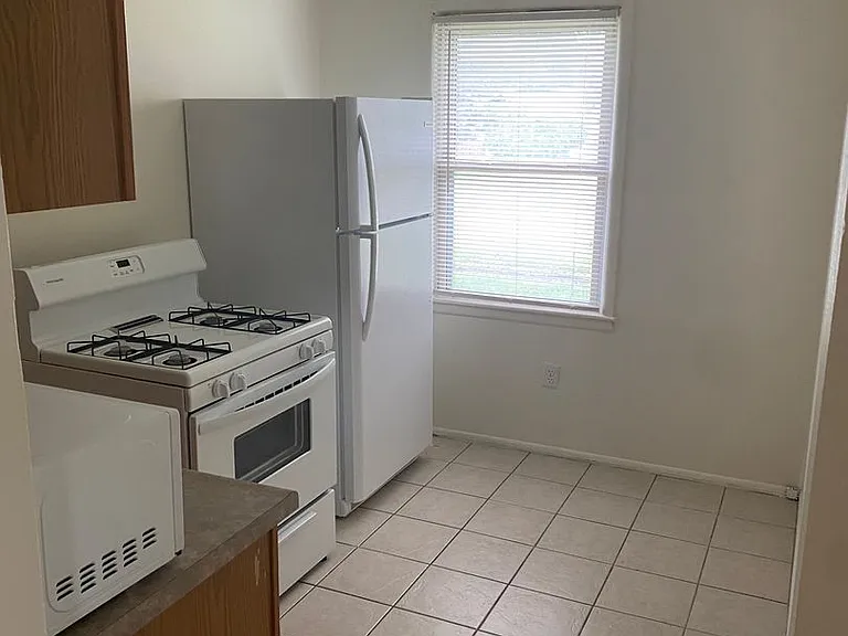 4144 Airport Rd — Photo 2