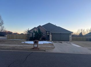 9808 SW 33rd St, Yukon, OK 73099