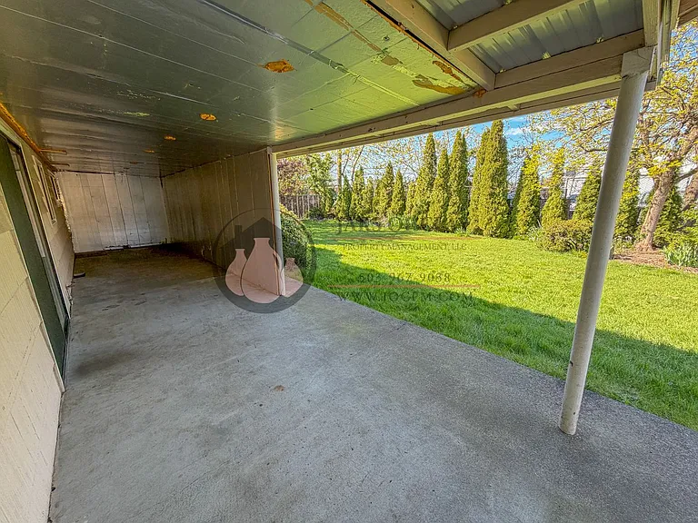 3231 Alberta Ave NE — Photo 10