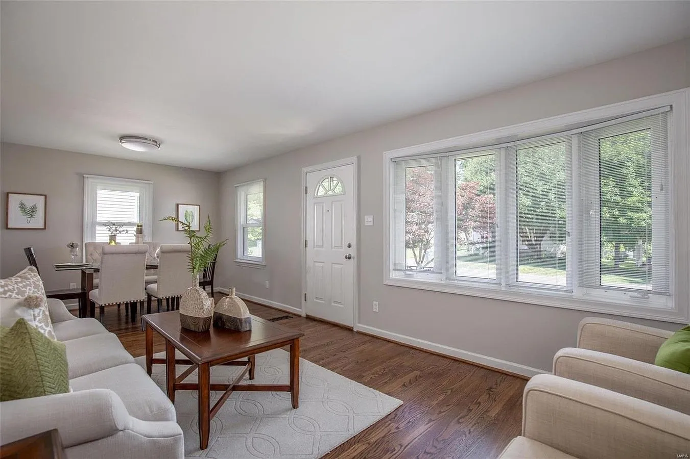 Charming 3 Bed, 2 Bath Home in Florissant - Available 09/14 - $1645/mo — Photo 4