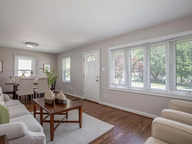 130 Saint Maurice Ln — Photo 4