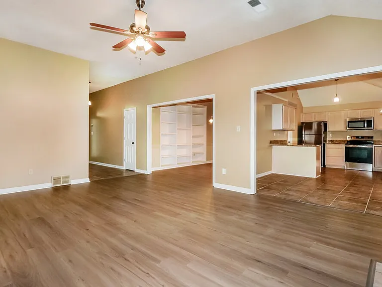 8652 N Sunnyvale St — Photo 5