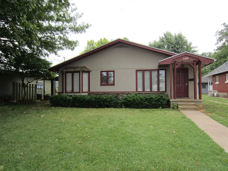 620 E Harrison St #B & A — Photo 4