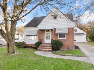 1583 Biltmore Rd, Lyndhurst, OH 44124